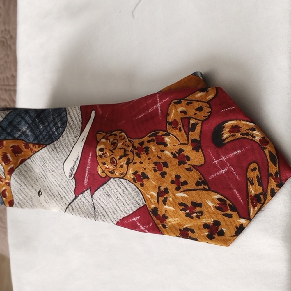 Vintage pre-owned African Animals Tie